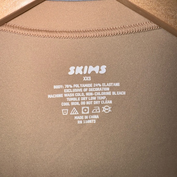 Skims - Picture 3 of 4